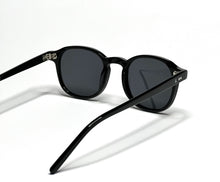 Load image into Gallery viewer, Black Helios